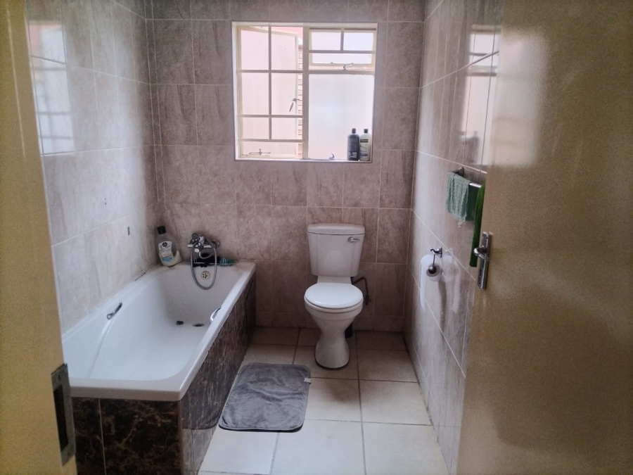 3 Bedroom Property for Sale in Waterval East North West